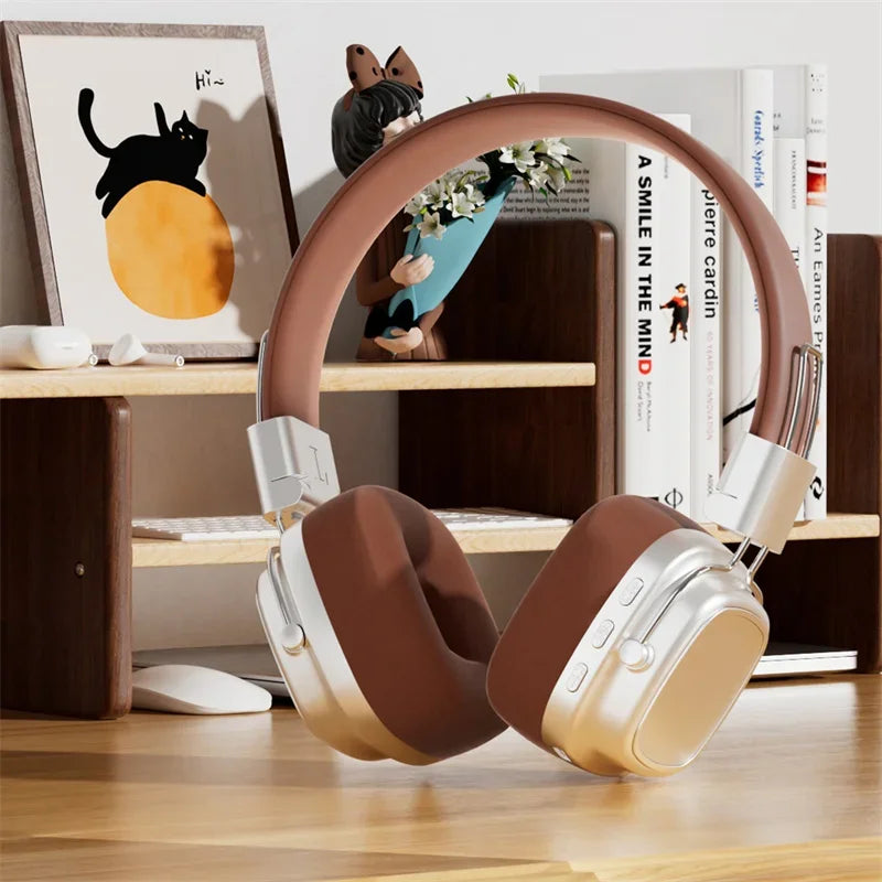 Auriculares con estilo vintage en color marrón y dorado, perfectos para la música y el diseño retro