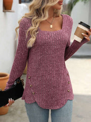 Blusa con botones moderna de color púrpura con diseño de canalé y corte en forma de onda