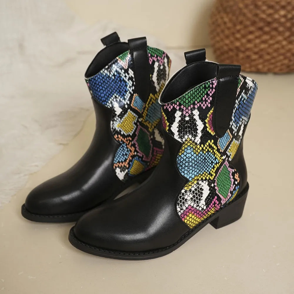 Botas de moda color block mujer con diseño llamativo en tonos vibrantes y detalle en piel sintética