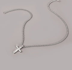 Collar cruz punk de USAdrop en plata con diseño sencillo y elegante para un look moderno
