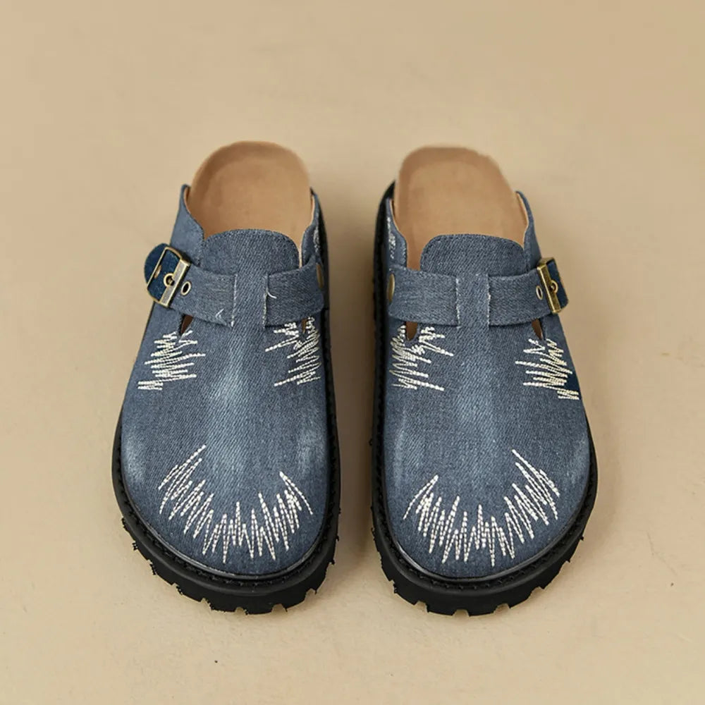 Mocasines con plataforma de denim azul claro con diseño bordado y suela antideslizante