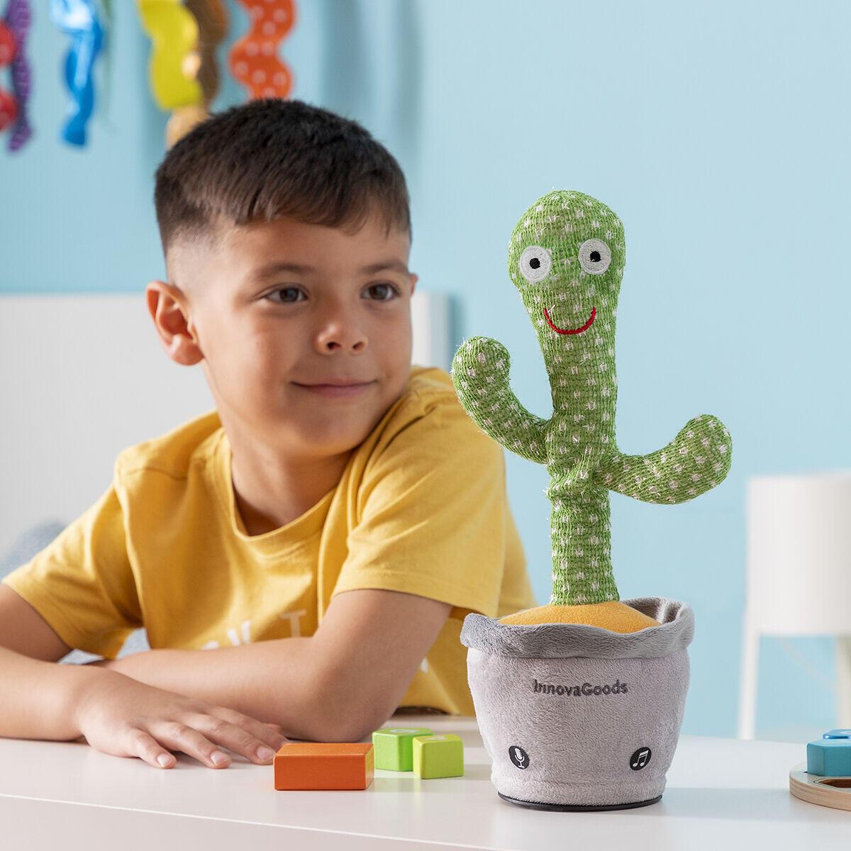 Cactus Bailarín y Parlanchín Recargable con Música y LED Multicolor Cacxi InnovaGoods: Diversión, Innovación y Tecnología en un Solo Juguete 🌵