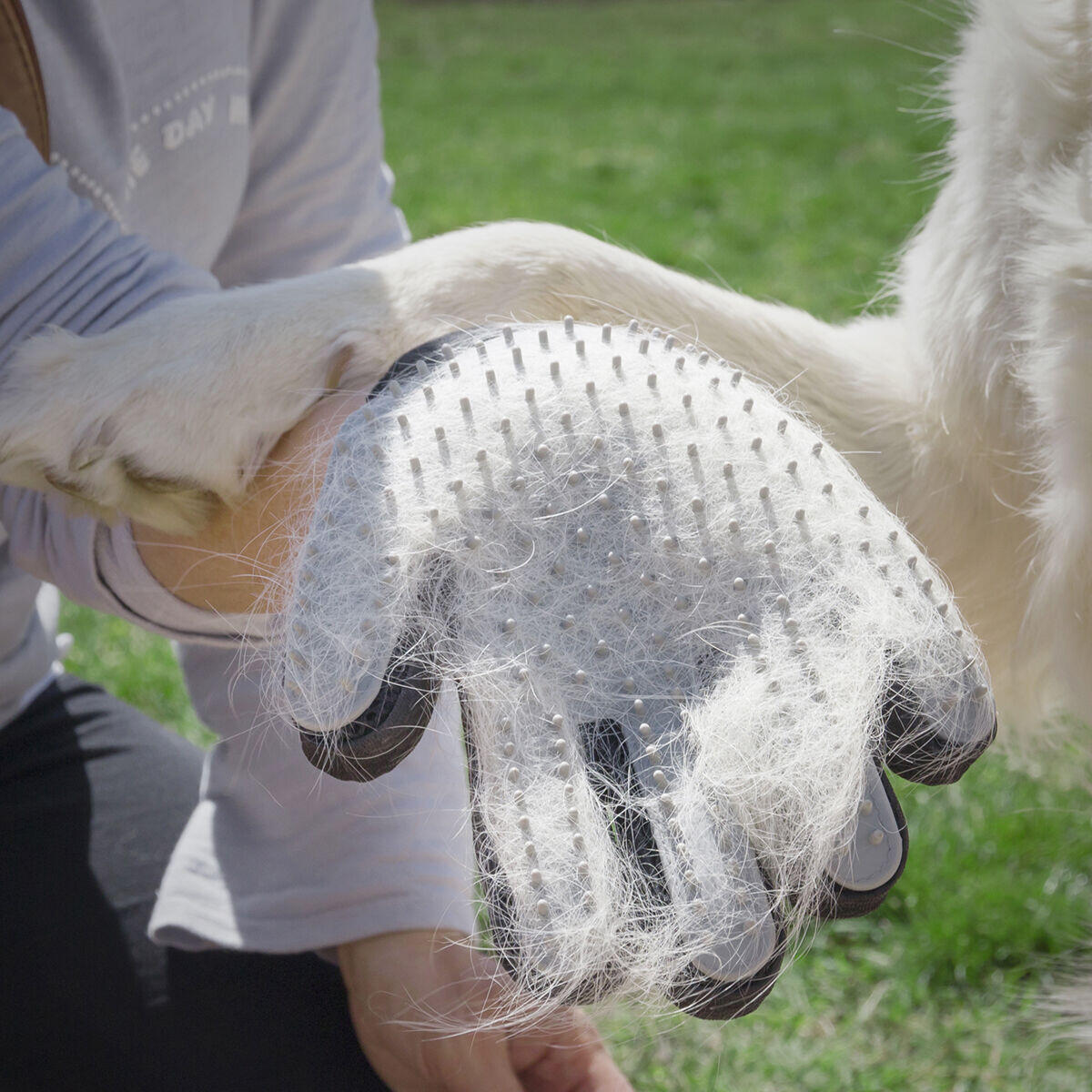 Guante para Cepillar y Masajear Mascotas Relpet InnovaGoods – Higiene, Cuidado y Bienestar en un Solo Accesorio 🐾