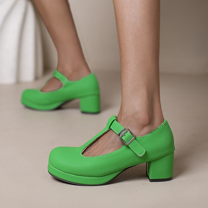 Zapatos T-strap moda en verde brillante con tacón cuadrado y hebilla elegante